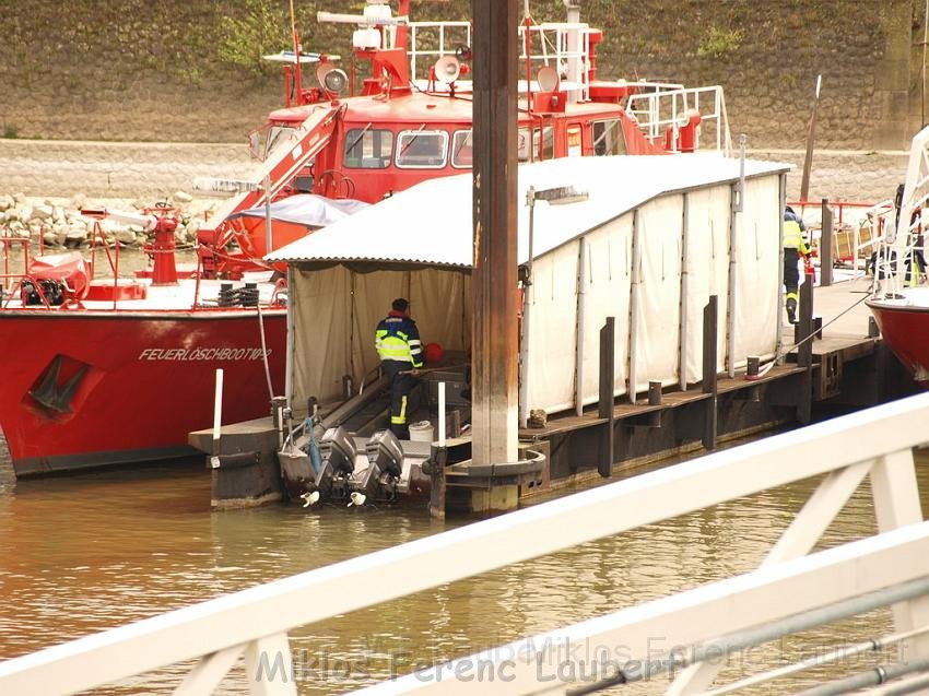 Wartungsarbeiten Rettungsboot Ursula P64.JPG